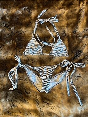 🦓Silver Sparkle Metallic Black & White Zebra Print Tie-Side Bikini Set Small🩶
